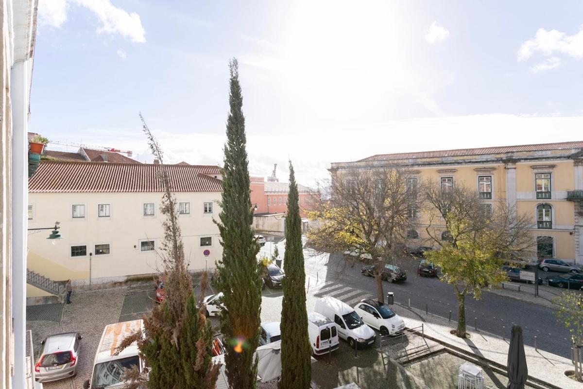 Cozy And Bright 1bdr Flat In Typical Neighborhood! Lisboa